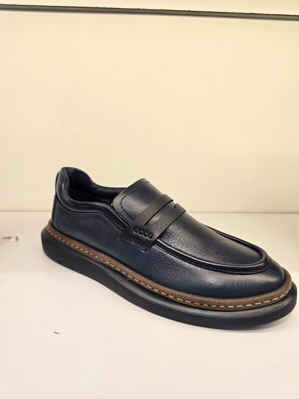 حذاء سبور شيك من poltab