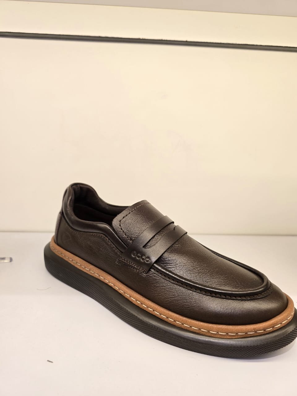 حذاء سبور شيك من poltab