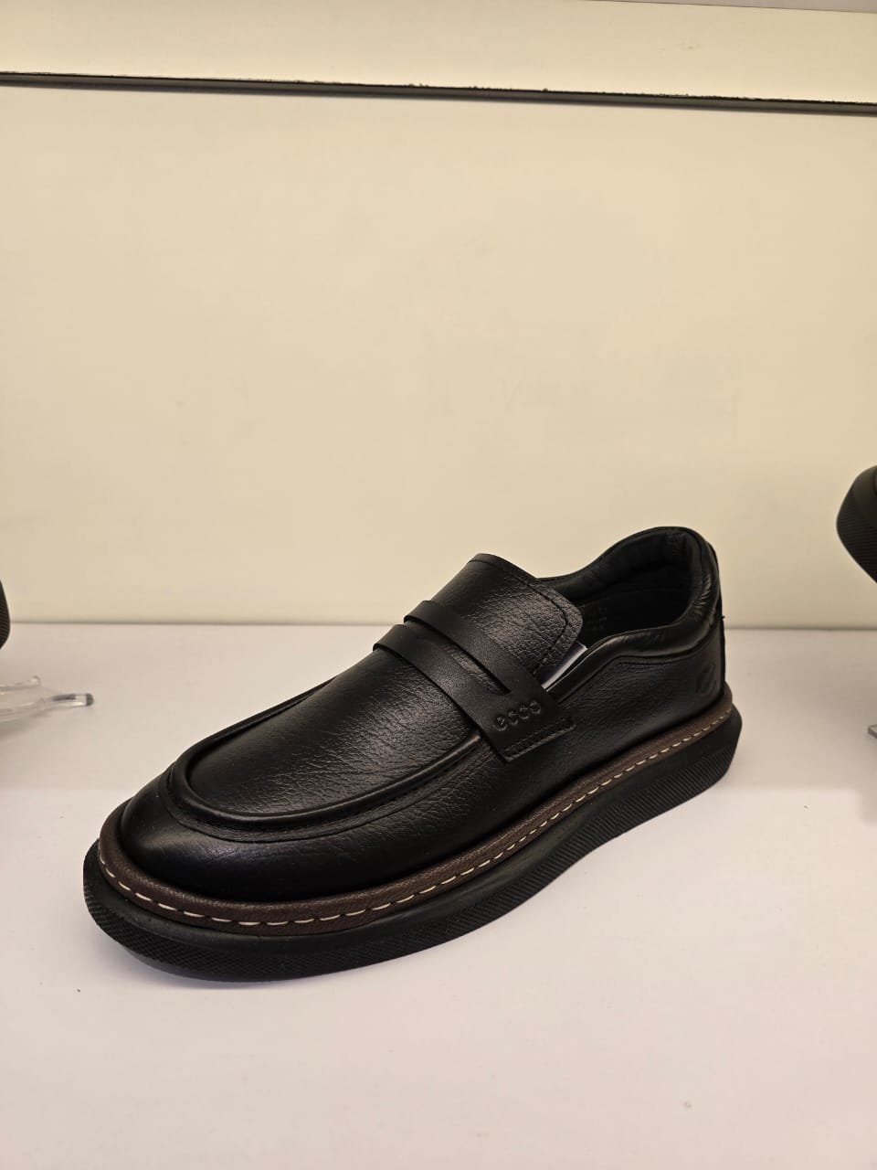 حذاء سبور شيك من poltab