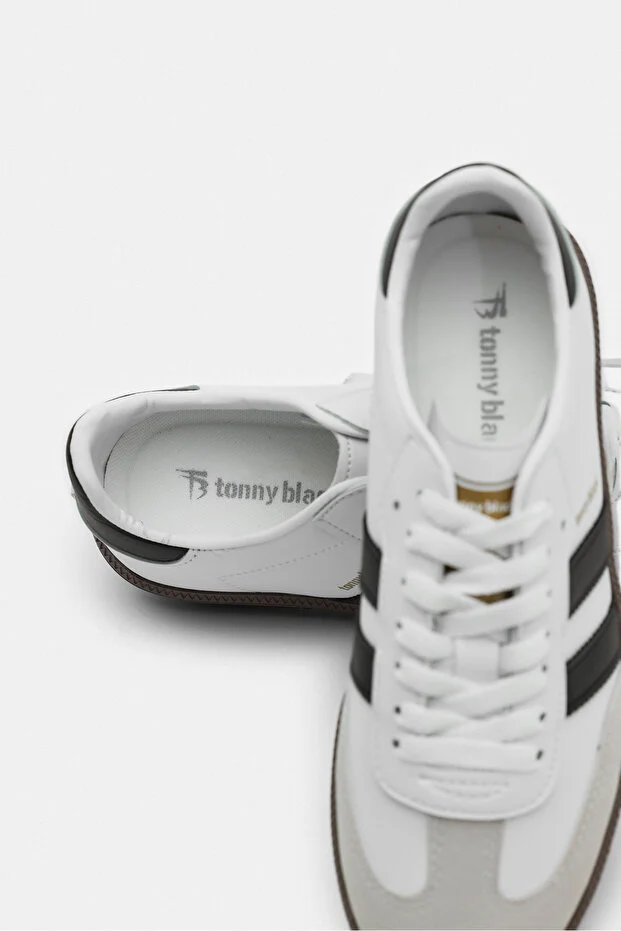 حذاء رياضي نسائي من Tonny Black