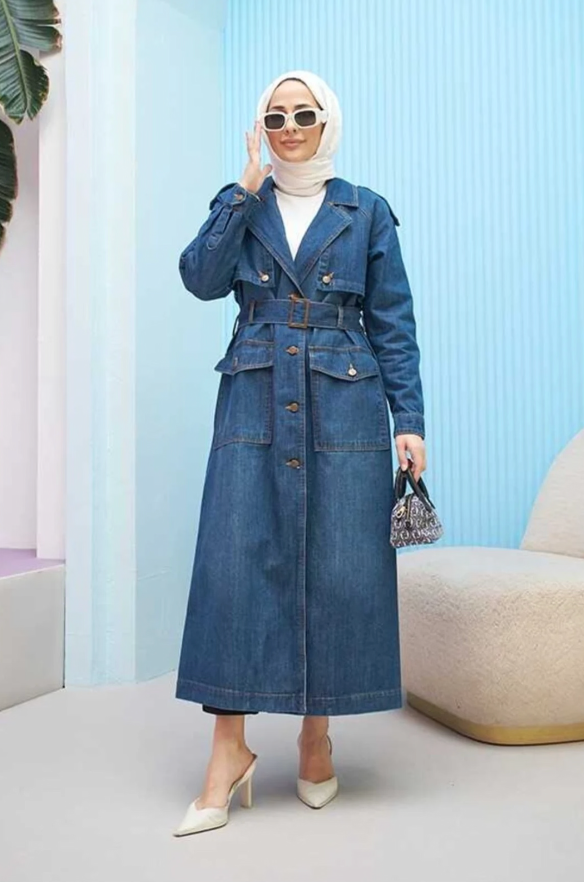 ترانشكوت جينز أنيق باللون الأزرق