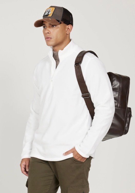 سويت شيرت رجالي بياقة عالية وسحاب باللون الأبيض من AC&CO