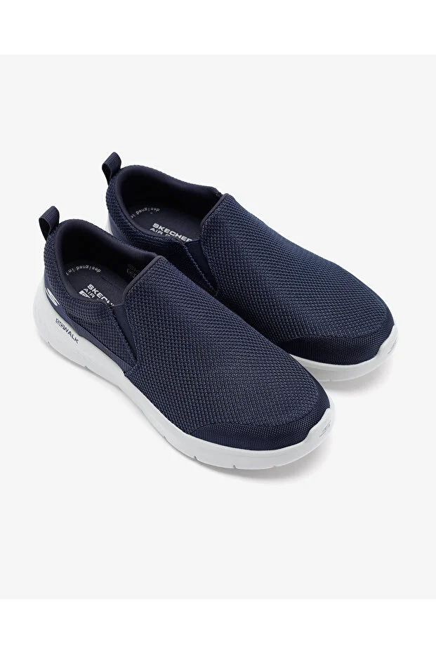 حذاء رياضة من skechers