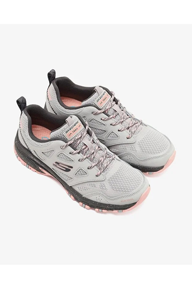 حذاء رياضة من skechers