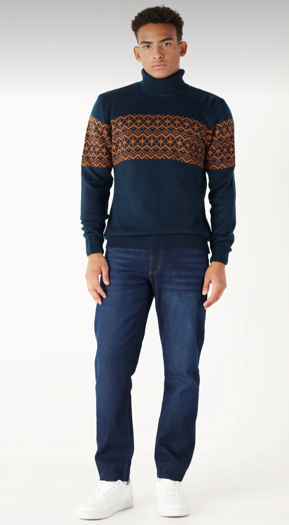 كنزة تريكو رجالي بياقة عالية باللون الأزرق الداكن من AC&CO