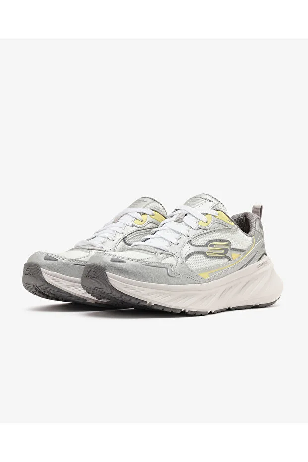 حذاء رياضة من skechers