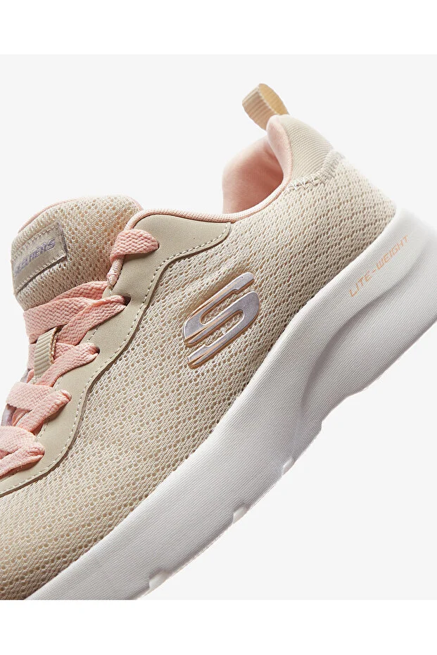 حذاء رياضي من skechers