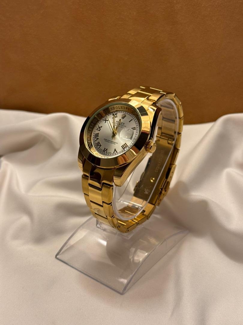 ساعة رجالية ذهبية كلاسيك