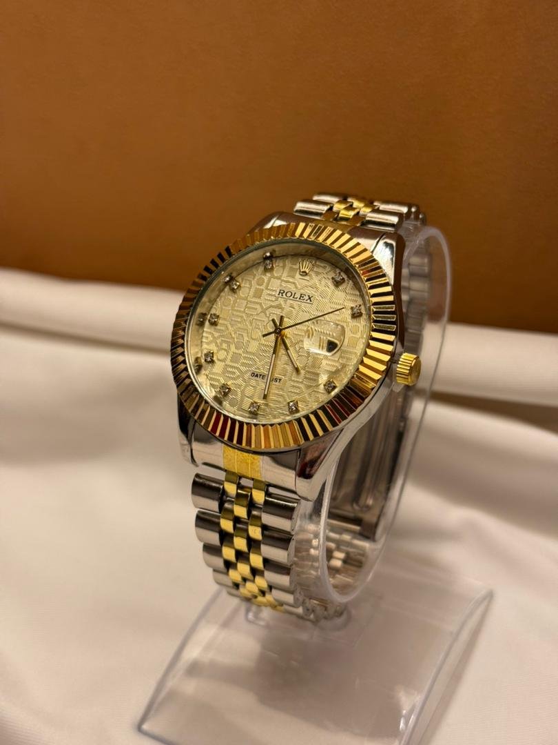 ساعة رجالية ذهبية كلاسيك