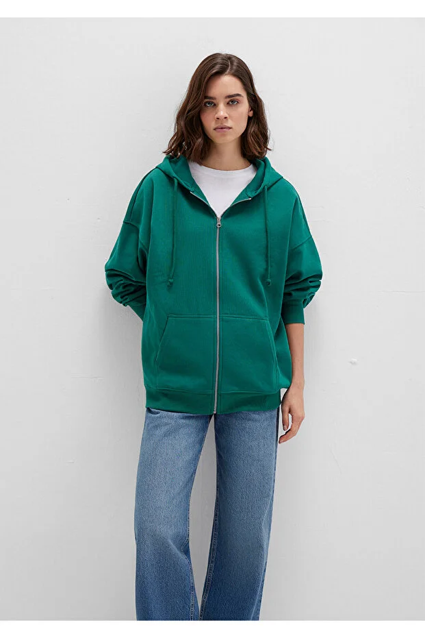 سويت شيرت اخضر  بقبعة وسحاب من مافي