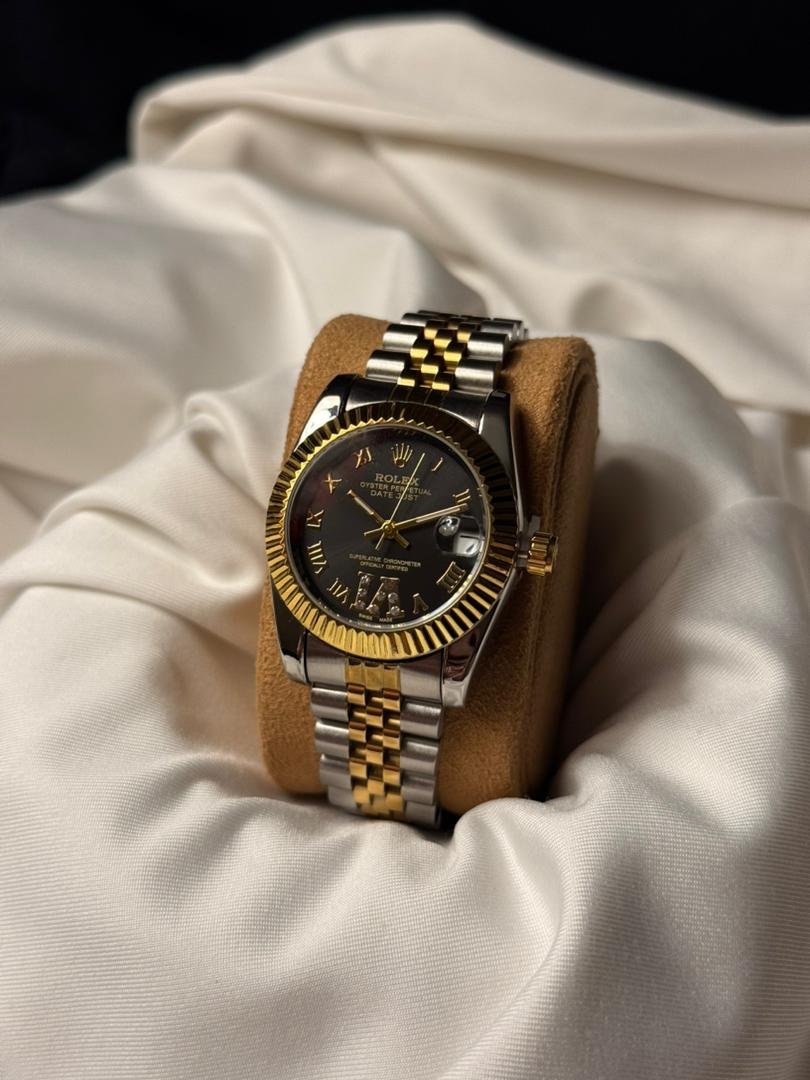 ساعة نسائية ذهبية كلاسيك – تصميم فاخر أنيق