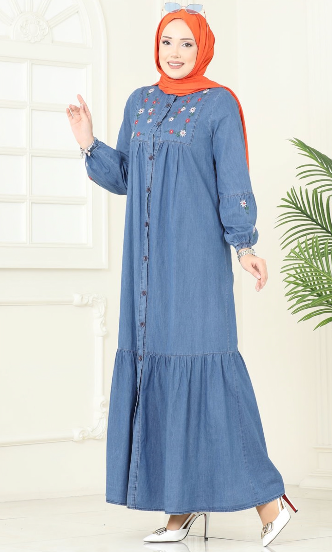 فستان نسائي جينز أزرق فاتح للمحجبات