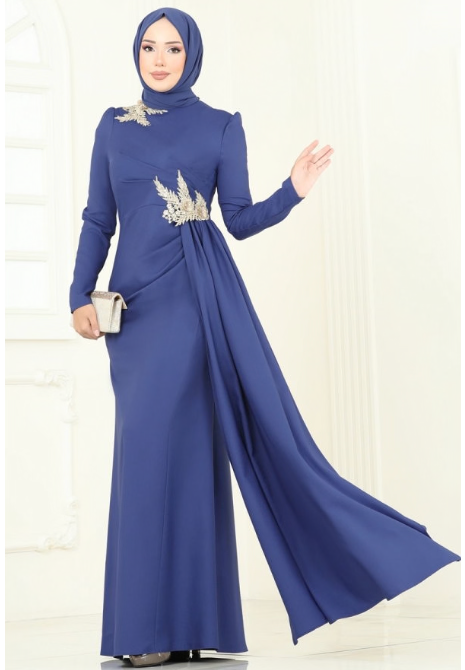 فستان سهرة بزينة دانتيل للمحجبات