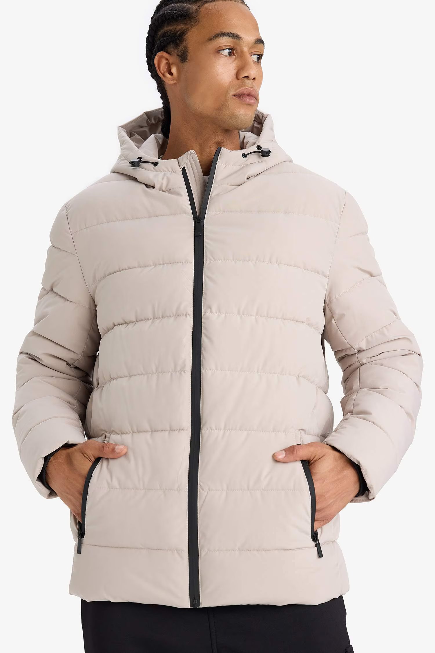 جاكيت مبطن بغطاء رأس مبطن مع جيوب