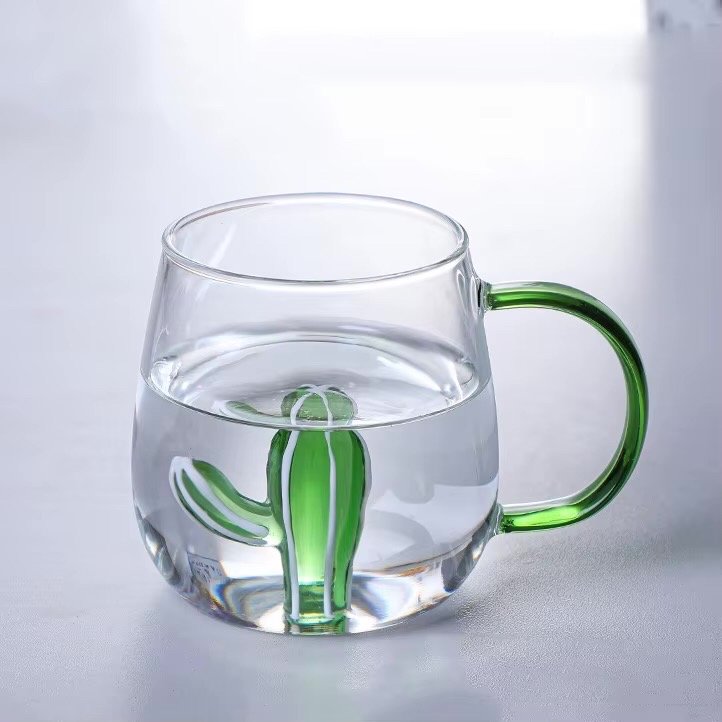 كوب زجاجي مميز الشكل