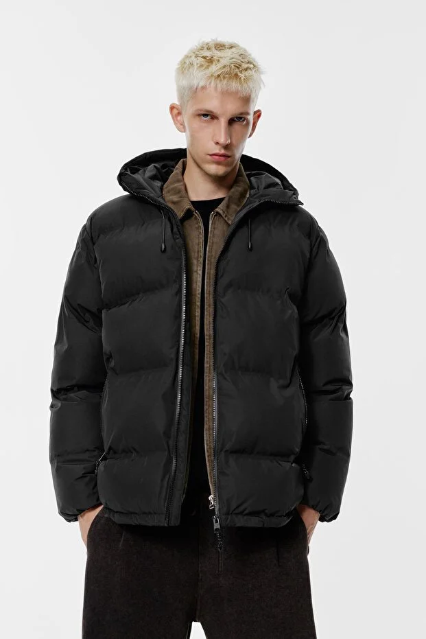 جاكيت مطري من pull&bear