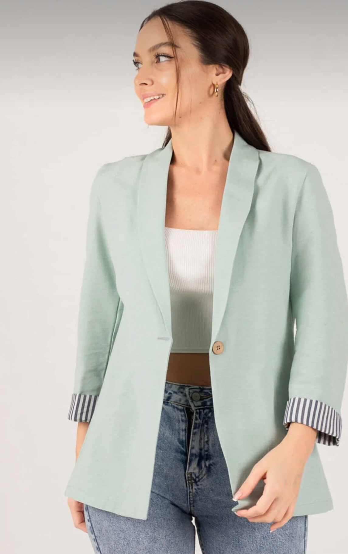 جاكيت بليزر نسائي بقصة سبور وأكمام طويلة