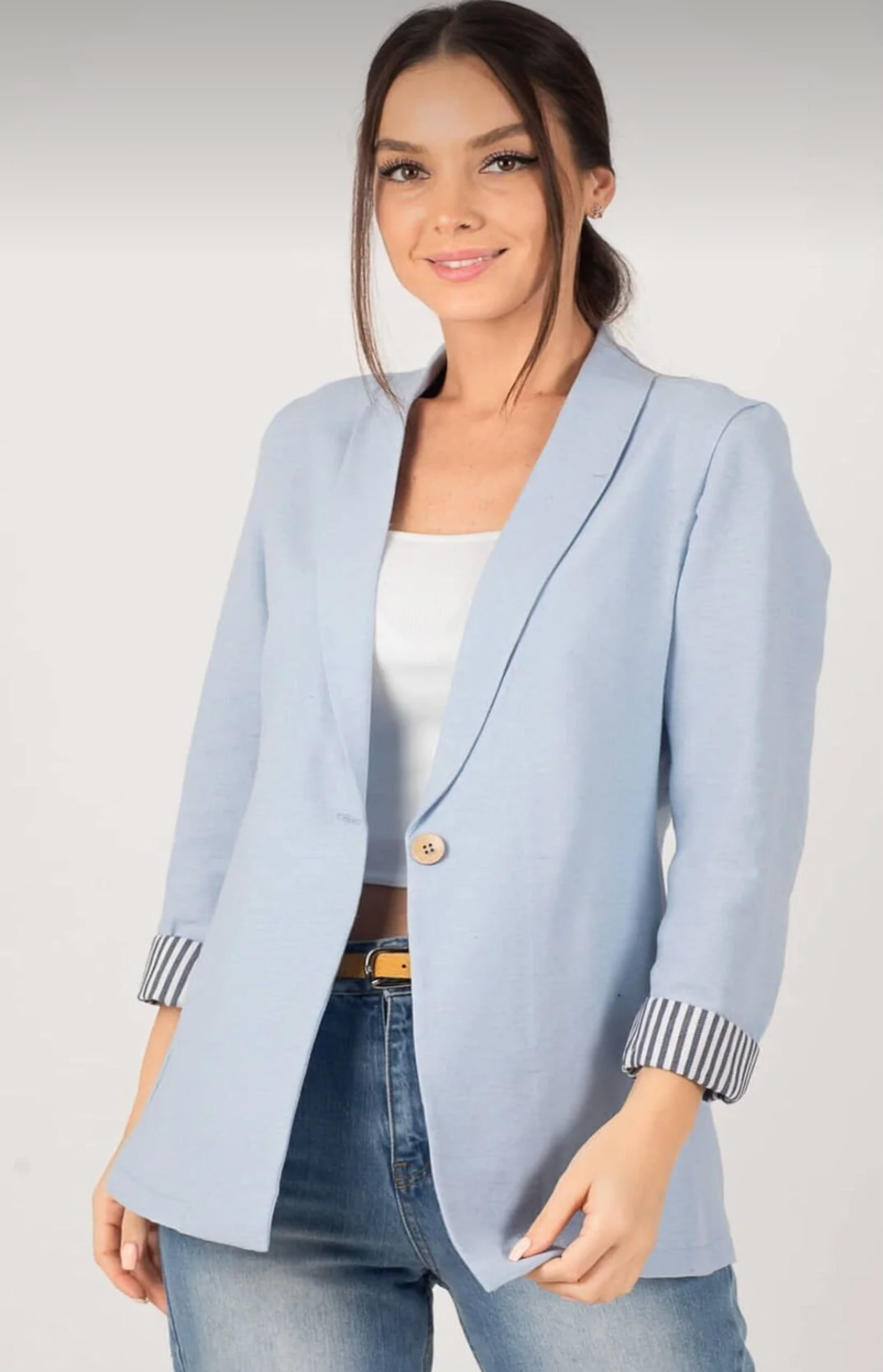 جاكيت بليزر نسائي بقصة سبور وأكمام طويلة