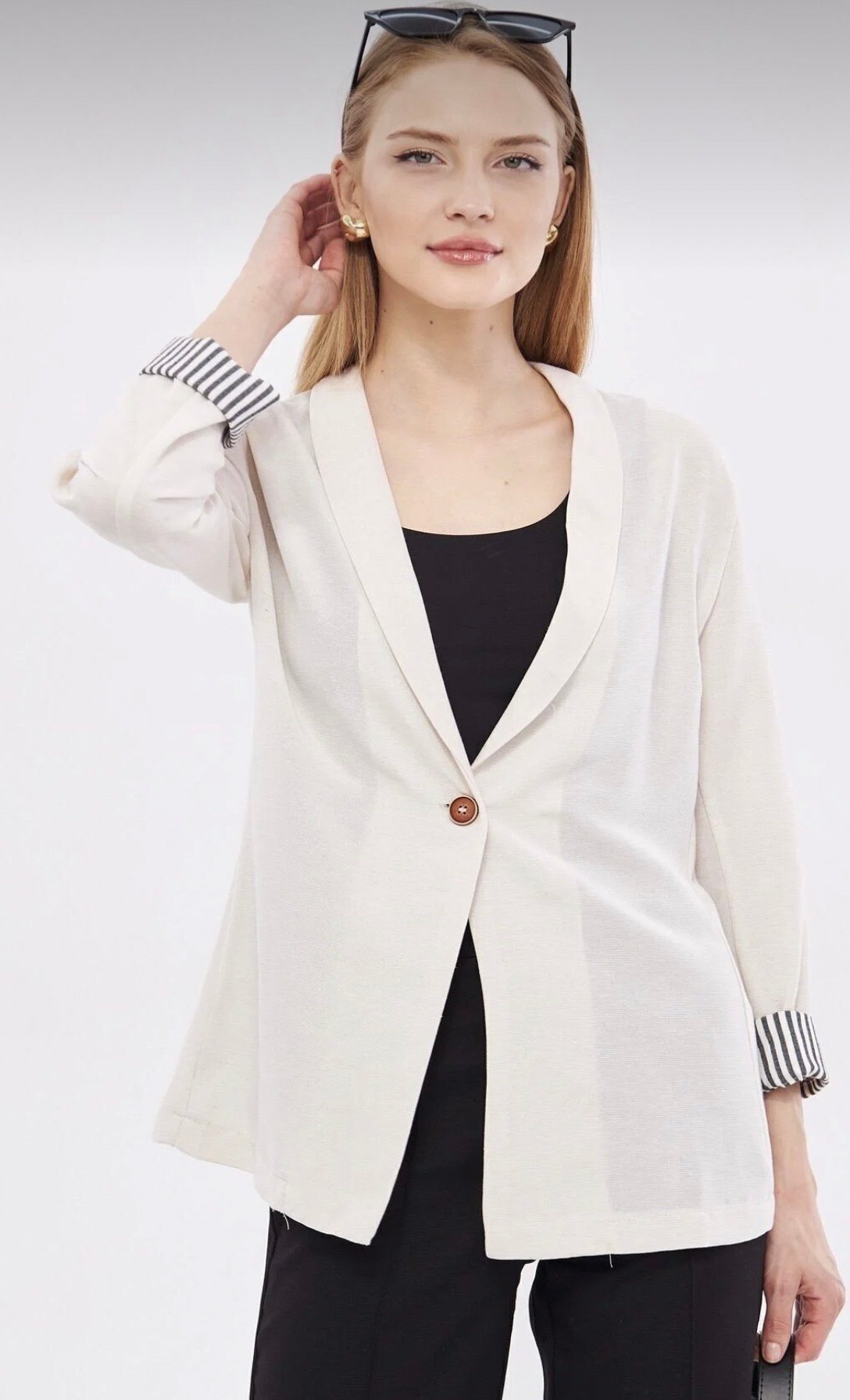 جاكيت بليزر نسائي بقصة سبور وأكمام طويلة