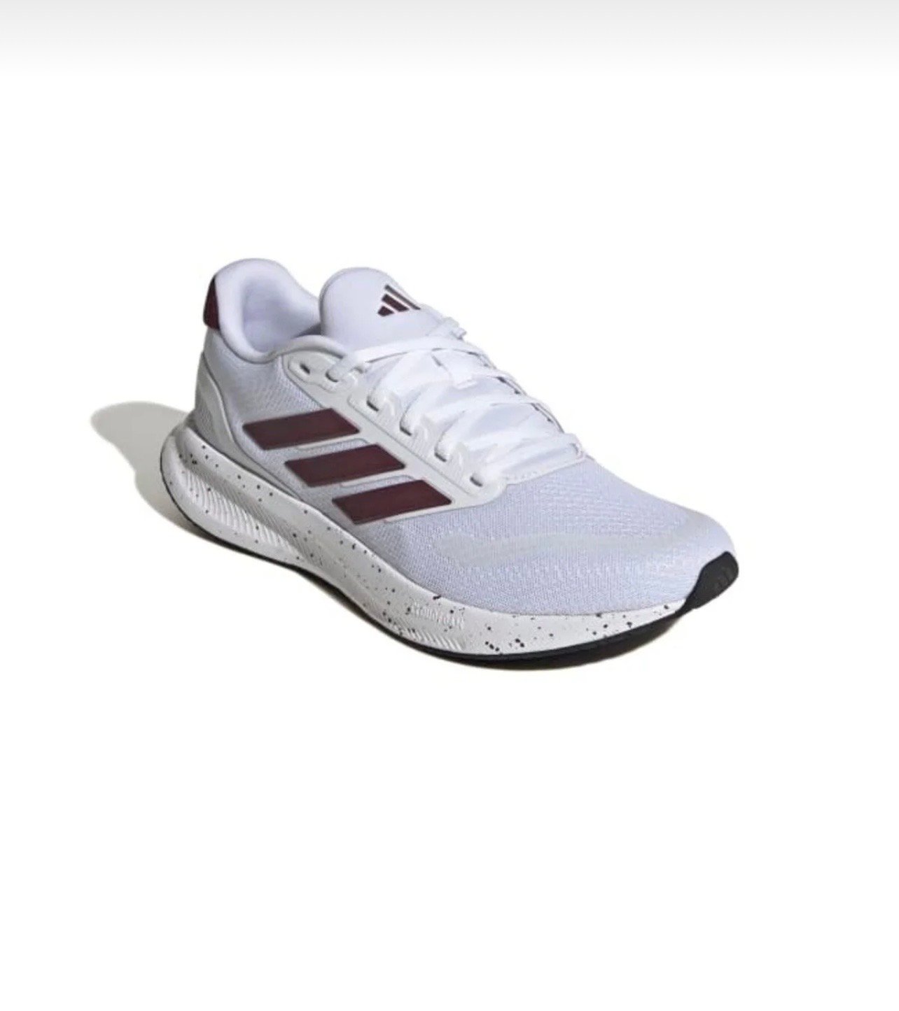 حذاء رياضي نسائي