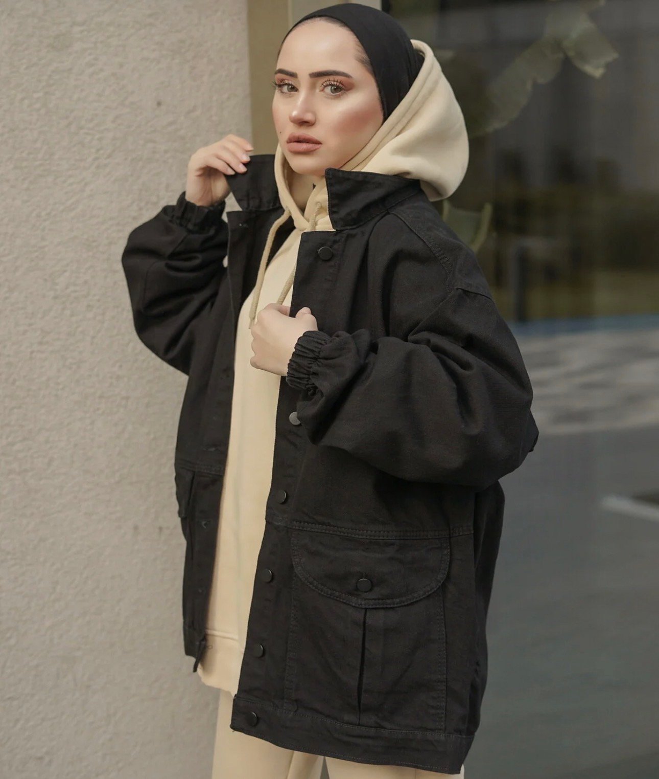 سترة جينز بتصميم أنيق