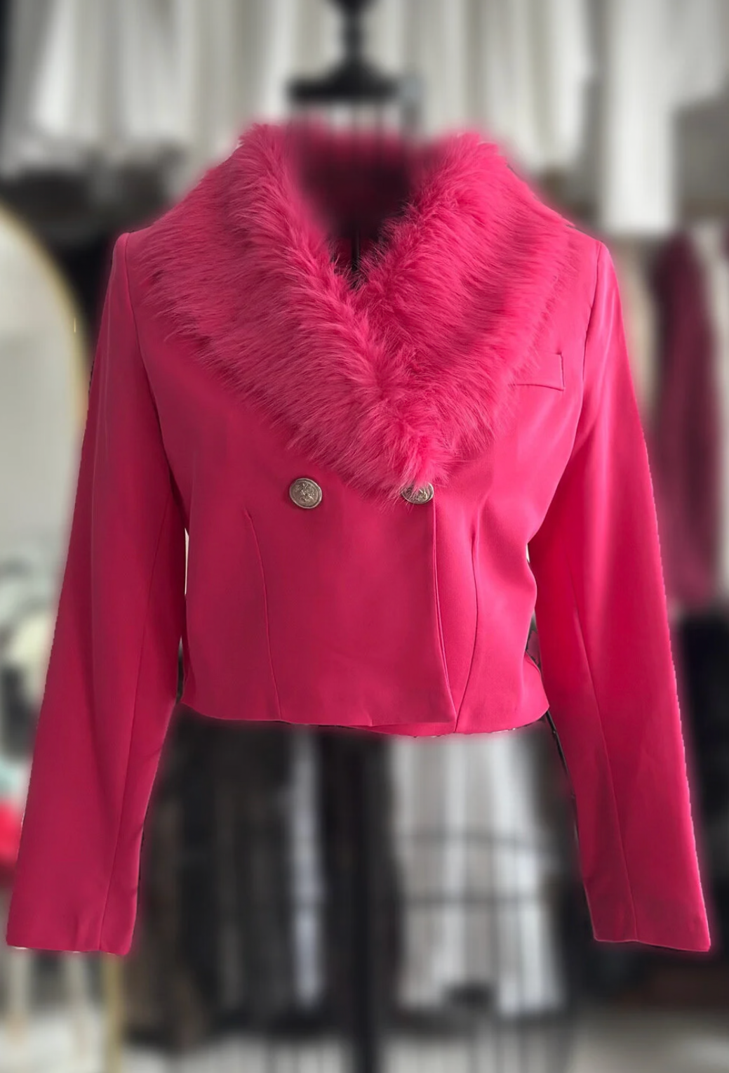 سترة بليزر قصيرة بأكمام طويلة وياقة فرو