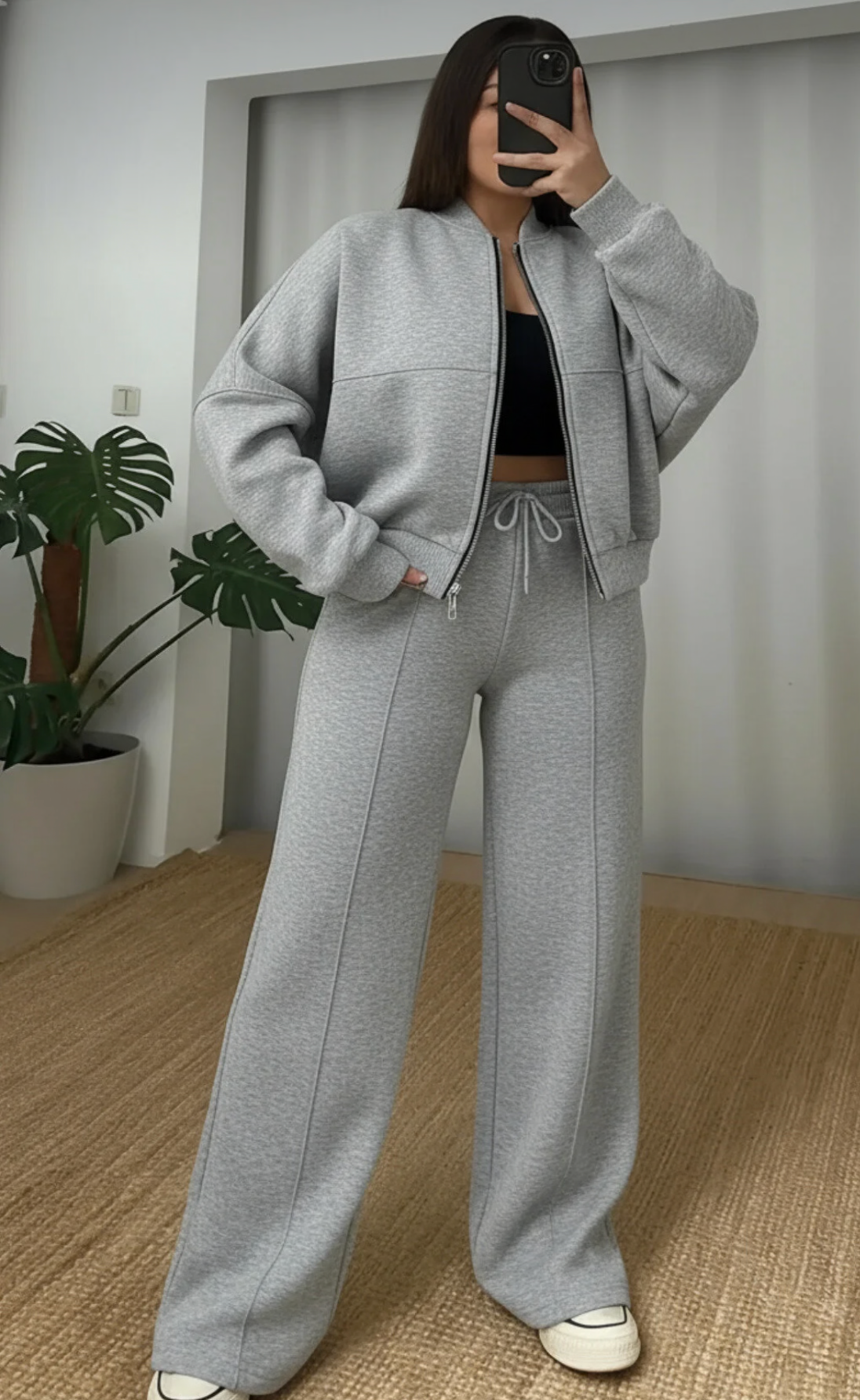 بيجاما رياضية بتصميم عصري وقصة واسعة