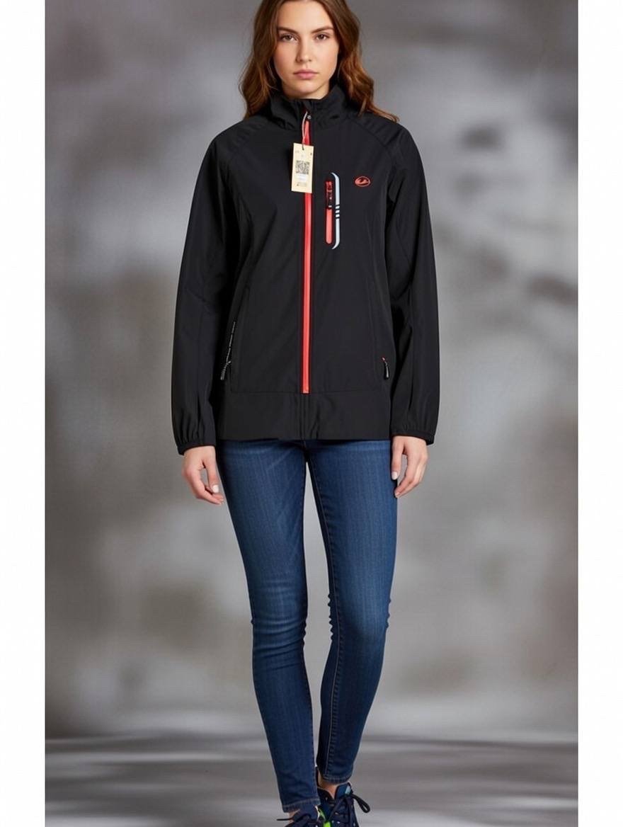 جاكيت رياضي نسائي من Ultra Sport