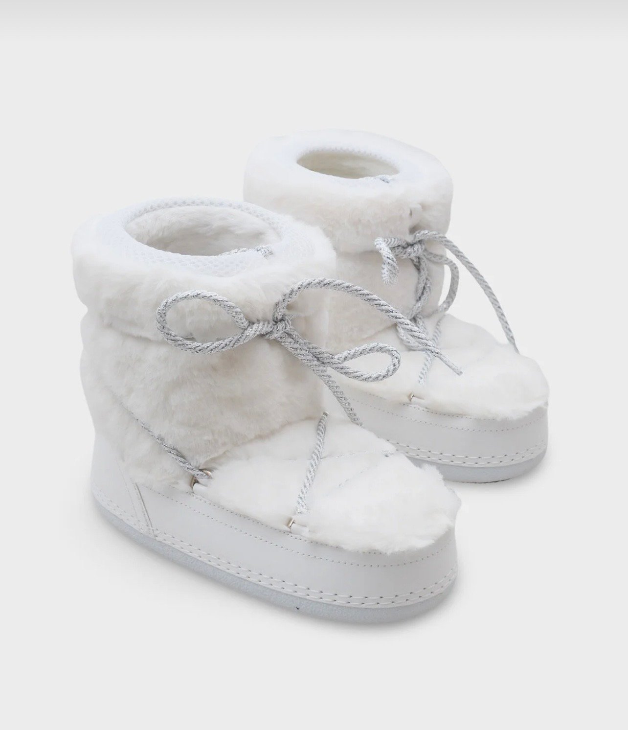 حذاء نسائي شتوي