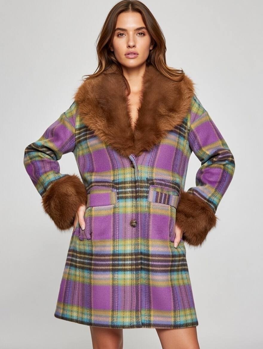 معطف صوف كاروهات نسائي من ماركة Nasty Gal