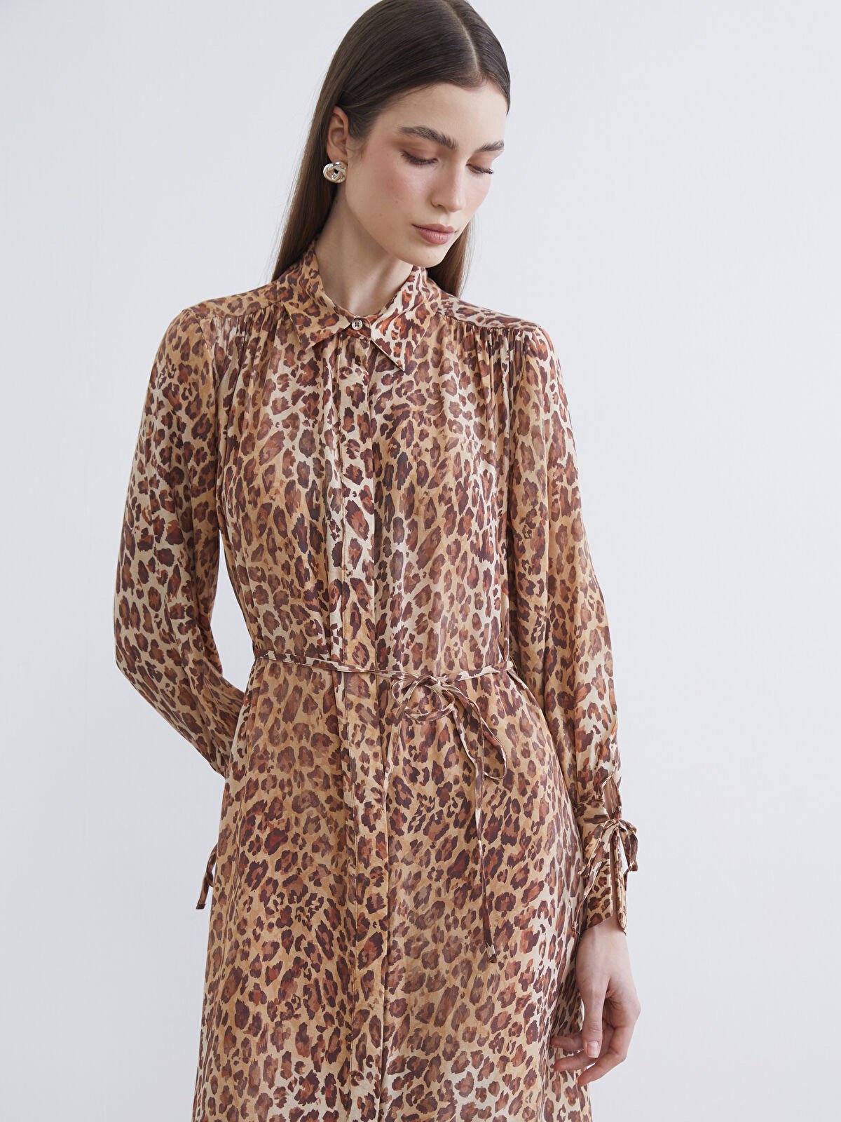 فستان نسائي طويل بنقشة الفهد