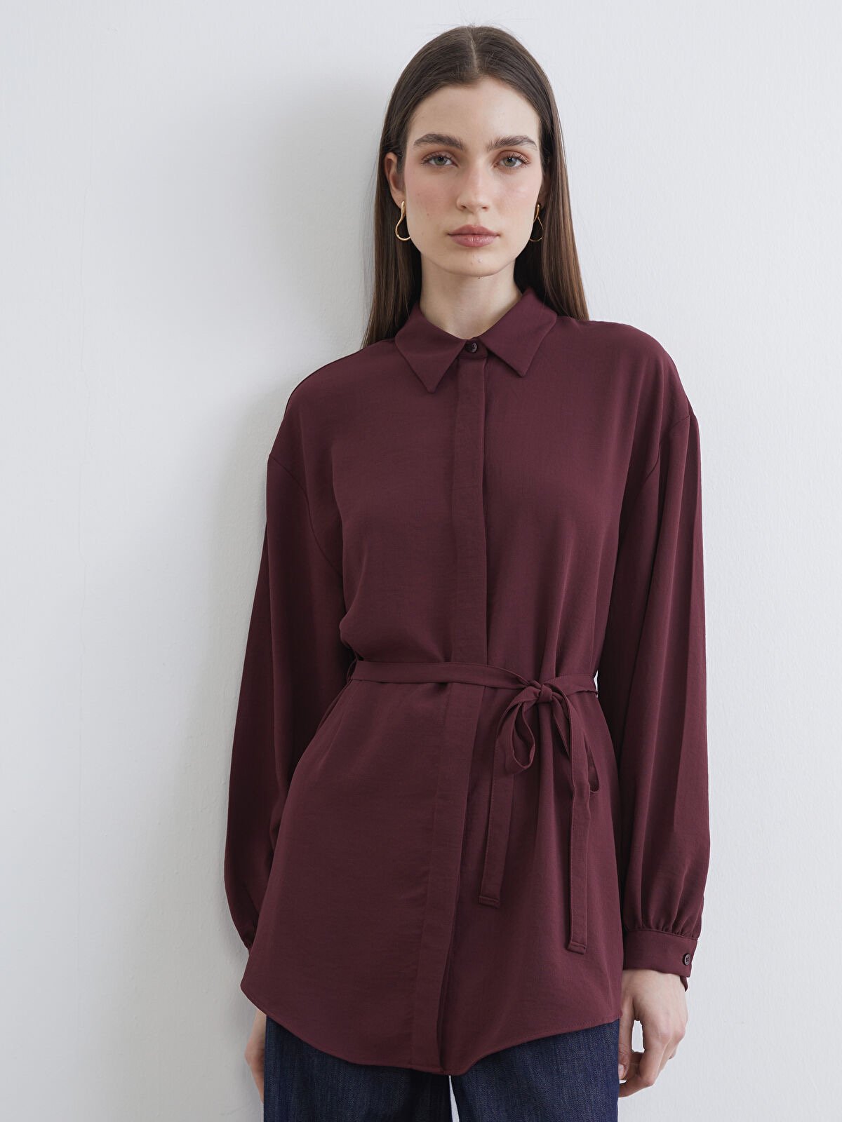 قميص طويل بخصر محدد