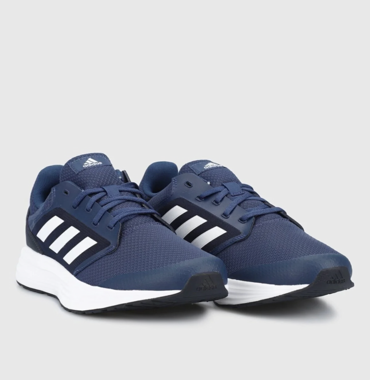 حذاء رياضي من Adidas (موديل Galaxy 6)