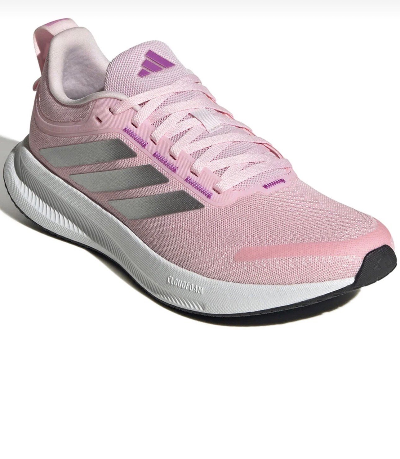 حذاء جري نسائي من Adidas