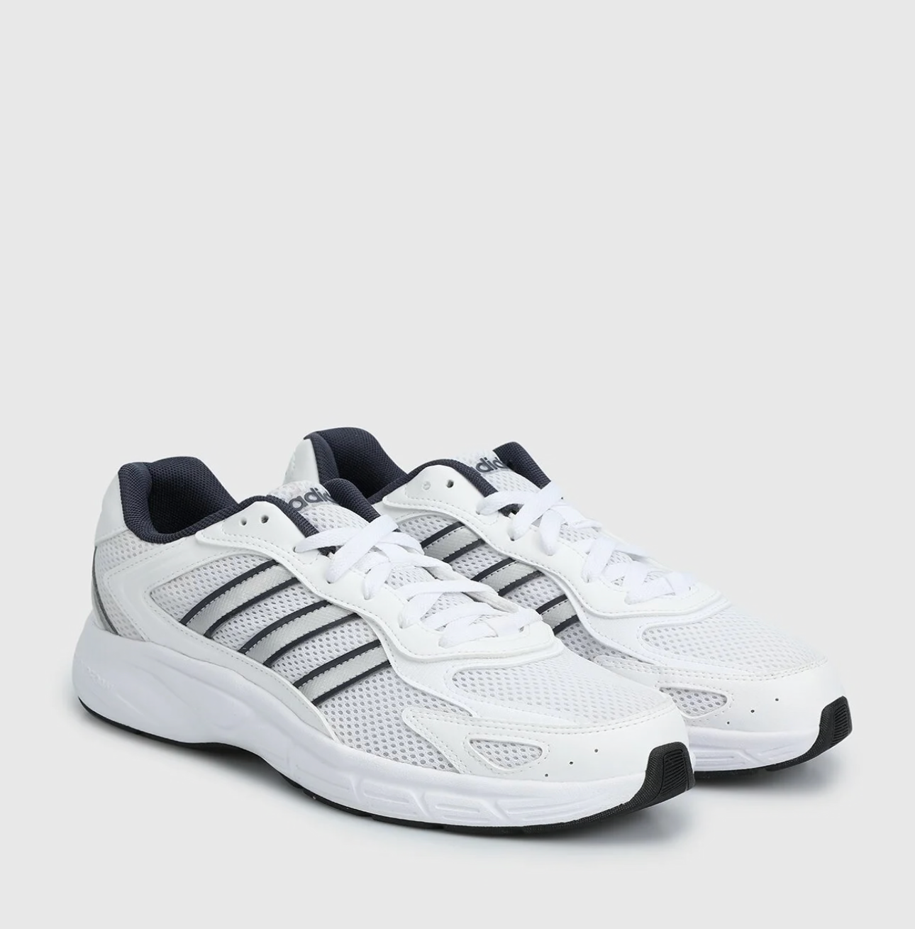 حذاء رياضي رجالي من Adidas (موديل Strutter)