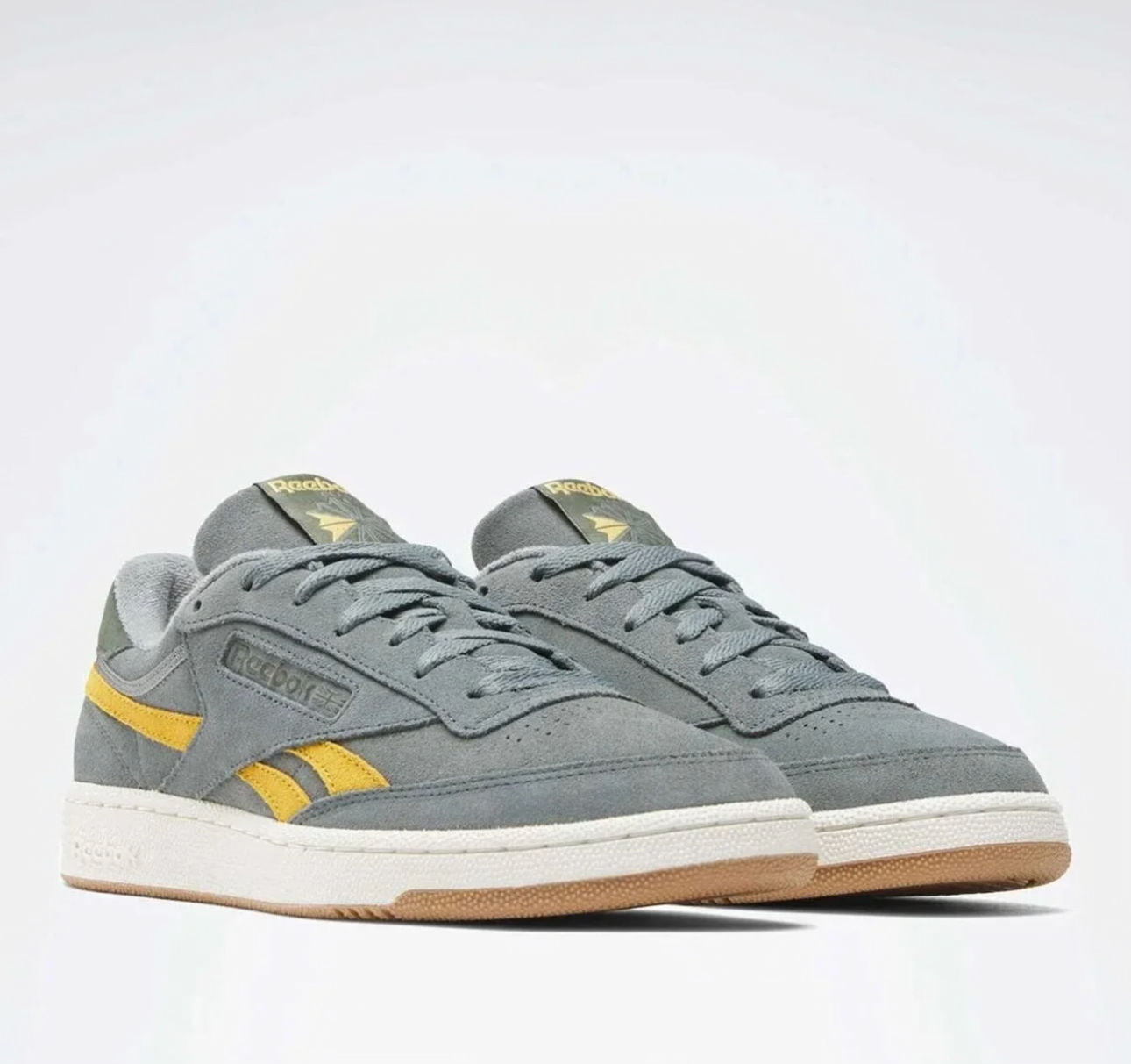 حذاء رياضي كاجوال من Reebok فئة Classic.